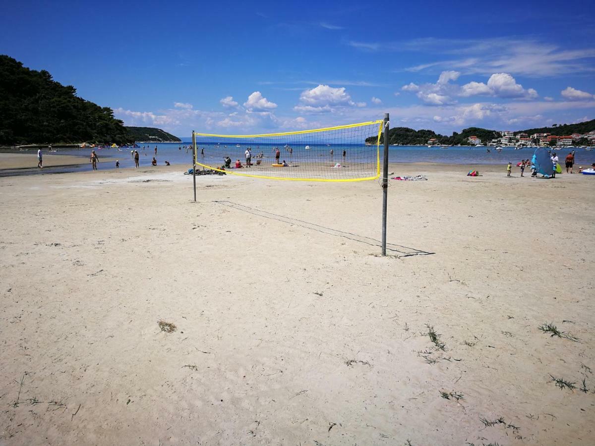 Family Friendly Apartments Island Rab Kampor Ngoại thất bức ảnh