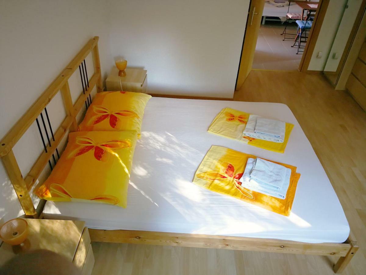 Family Friendly Apartments Island Rab Kampor Ngoại thất bức ảnh