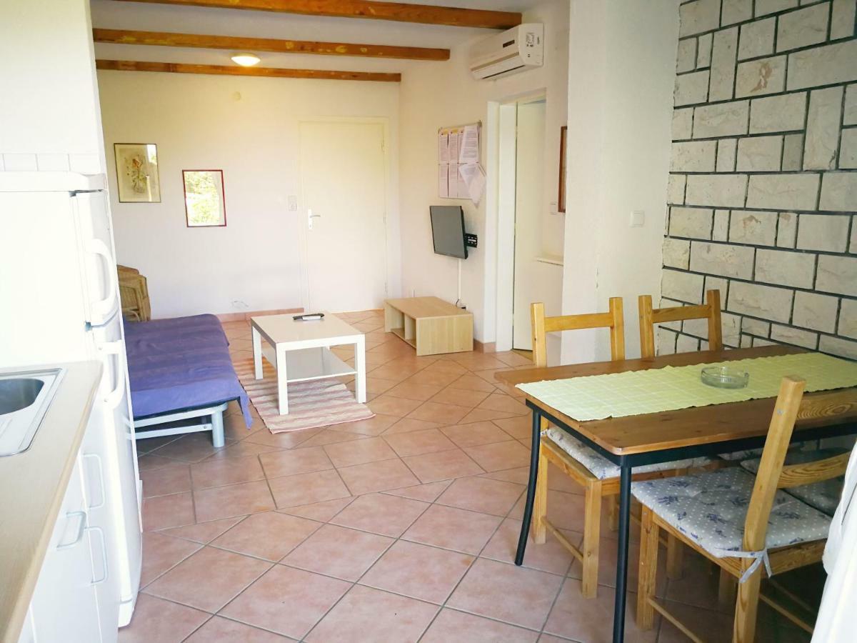 Family Friendly Apartments Island Rab Kampor Ngoại thất bức ảnh