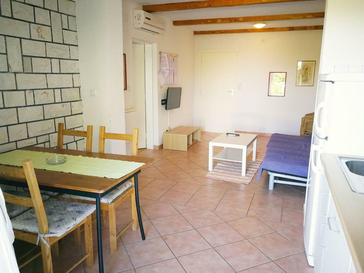 Family Friendly Apartments Island Rab Kampor Ngoại thất bức ảnh