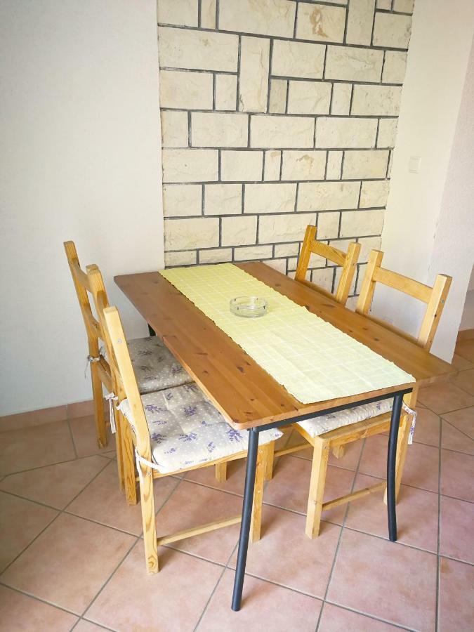 Family Friendly Apartments Island Rab Kampor Ngoại thất bức ảnh
