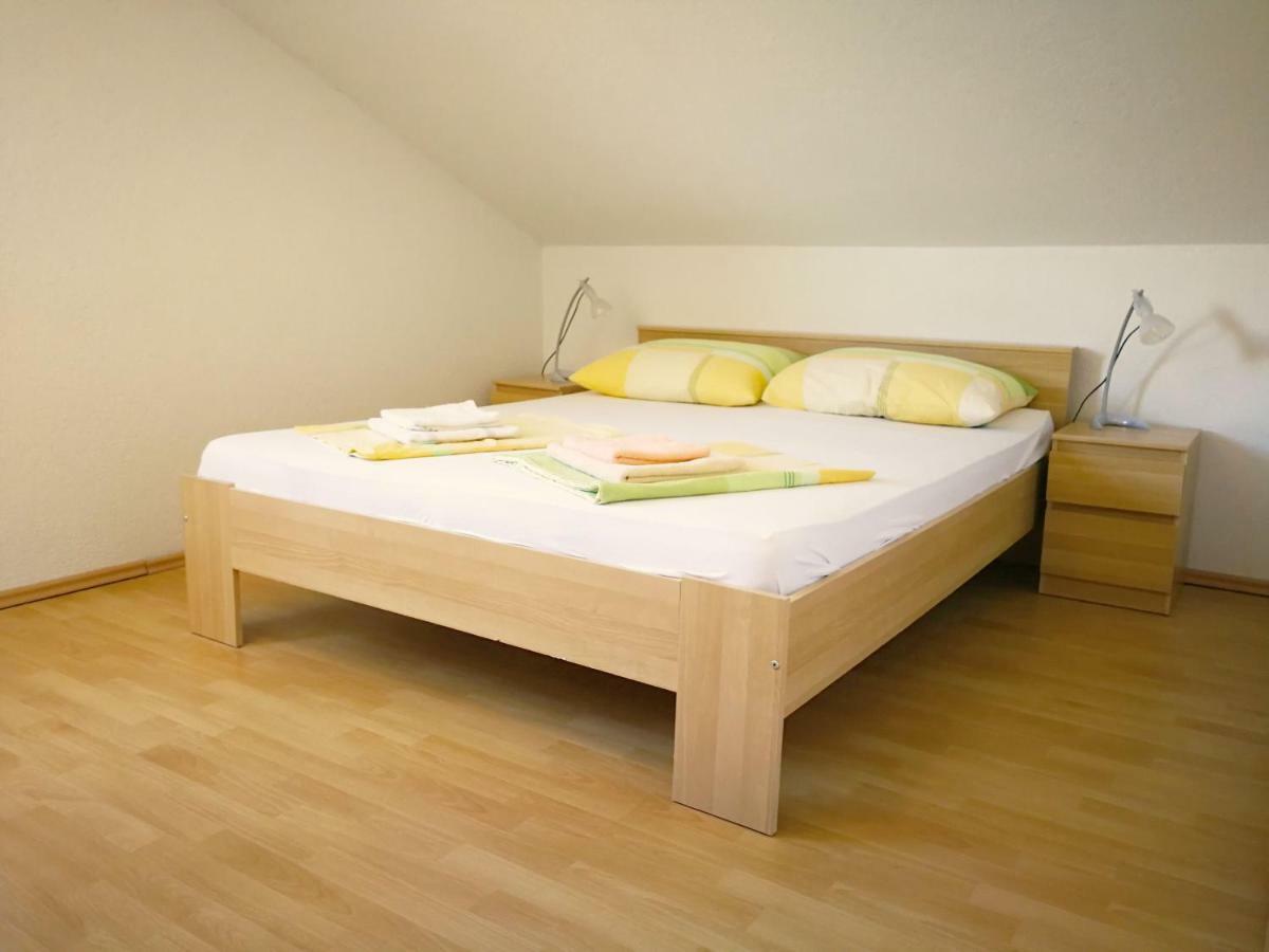 Family Friendly Apartments Island Rab Kampor Ngoại thất bức ảnh