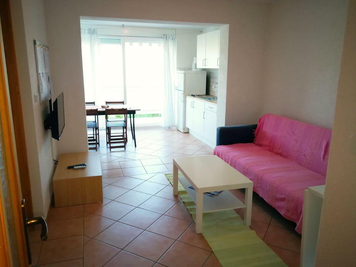 Family Friendly Apartments Island Rab Kampor Ngoại thất bức ảnh
